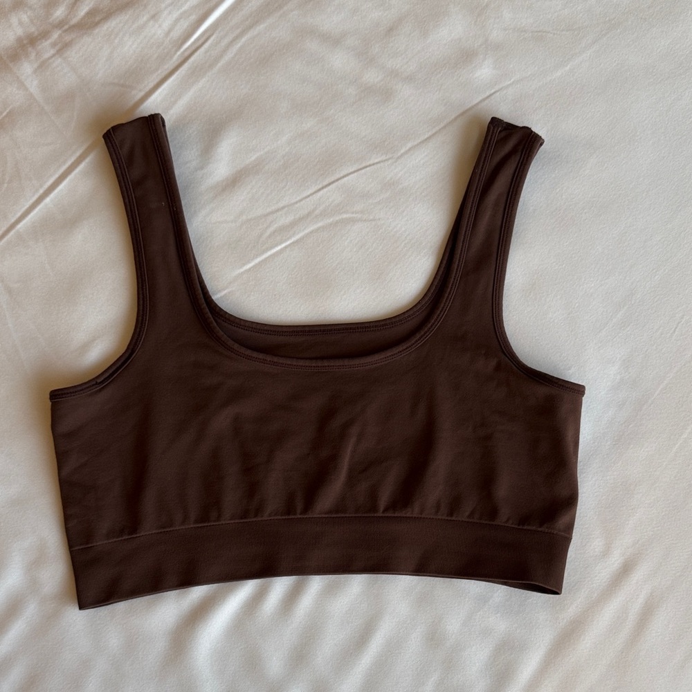 Stretchy Scoop Neck Crop Top